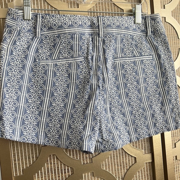 LOFT embroidered shorts - Picture 3 of 8
